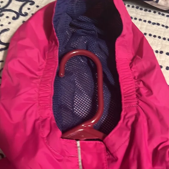 Columbia Omni-tech rain jacket. Juniors medium. Worn once - Picture 10 of 12